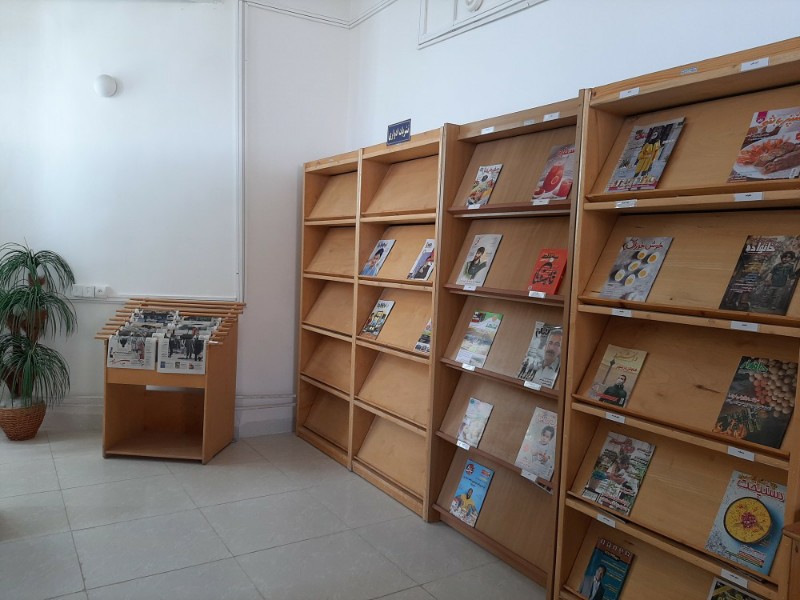 بخش نشریات با ۲۵ عنوان و ۷۲۹ نسخه در موضوعات متنوع علمی ،ادبی،اجتماعی و هنری